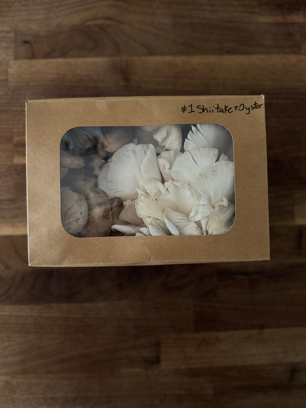 Blue Oyster + Shiitake Mix (Fresh Mushrooms, 1lb)