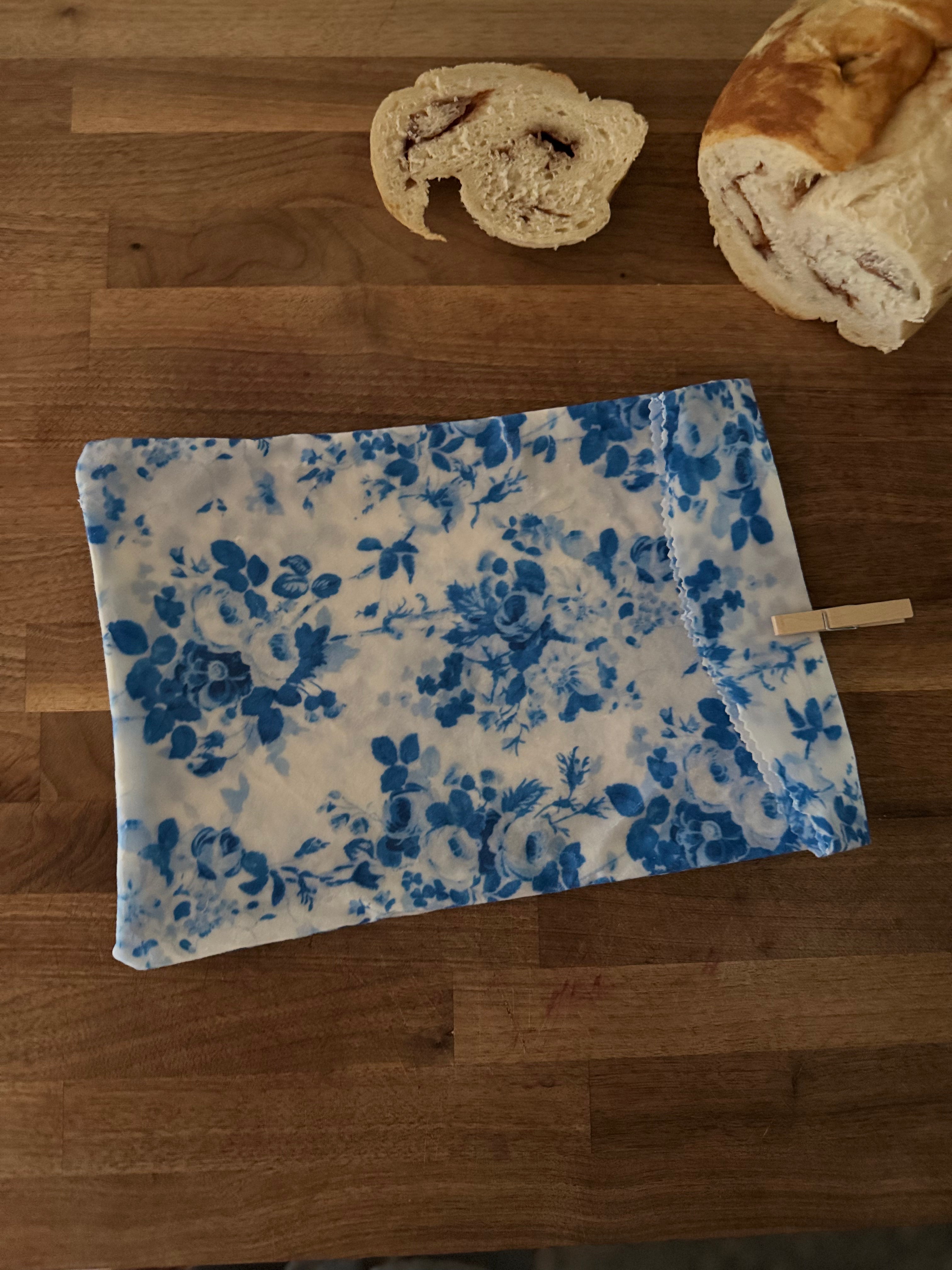 Beeswax Bread Bag (Blue & White Floral)