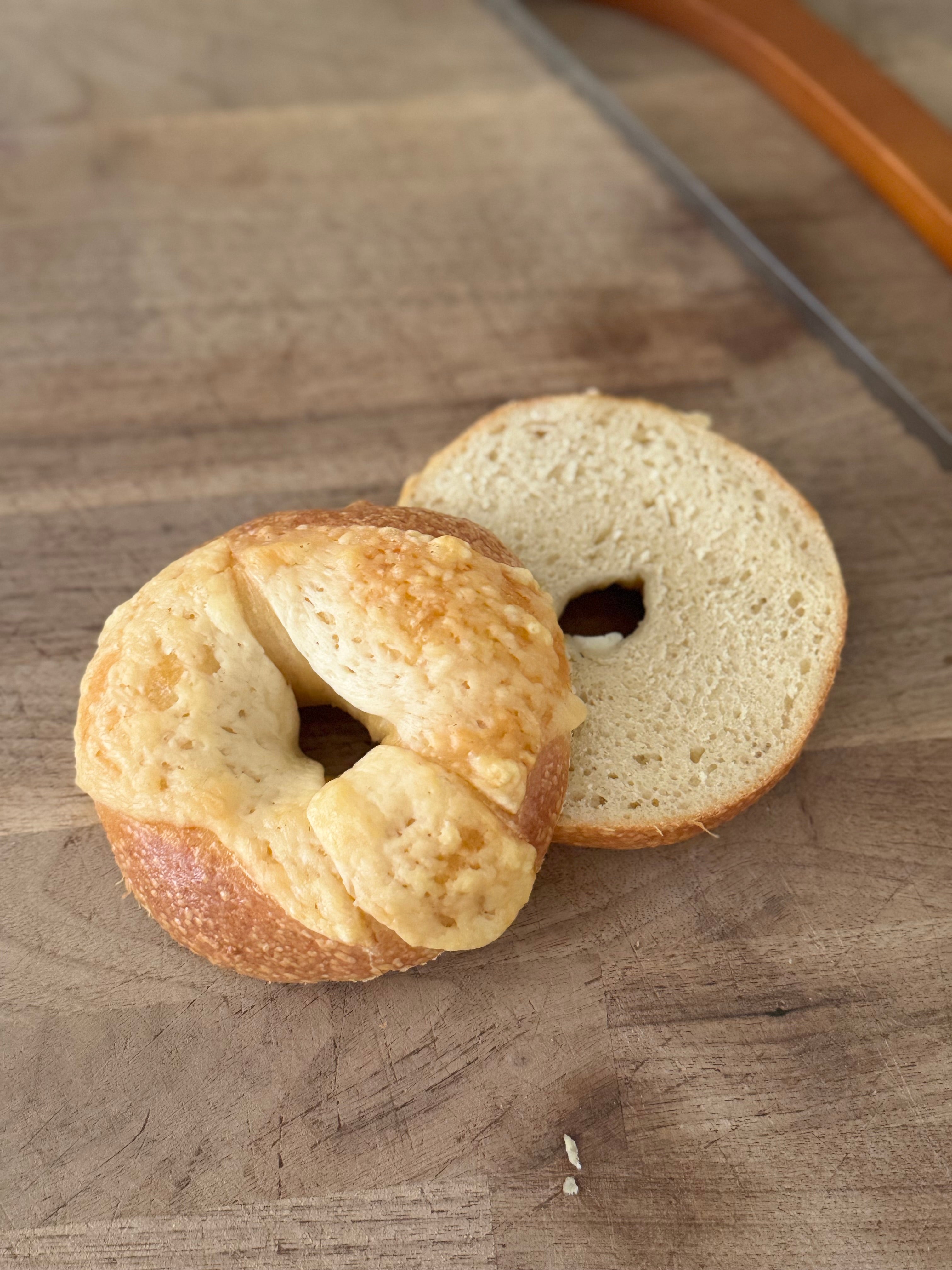 Specialty Bagels: Asiago (3pk)